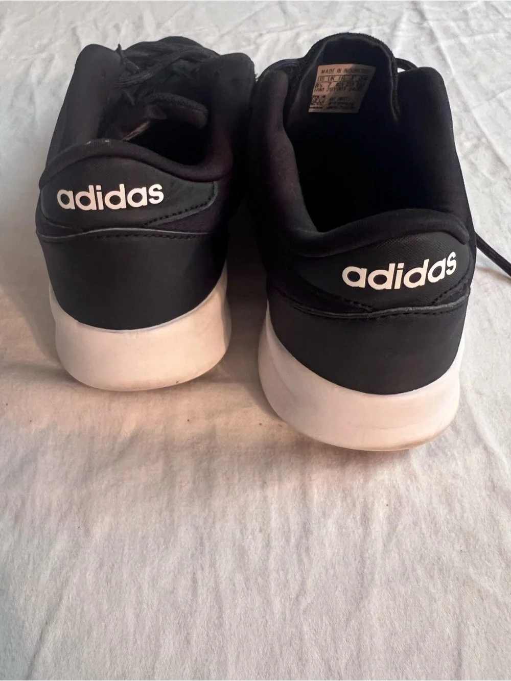 adidas Women’s Cloudfoam Lightweight Black/White Sneakers Size 8.5